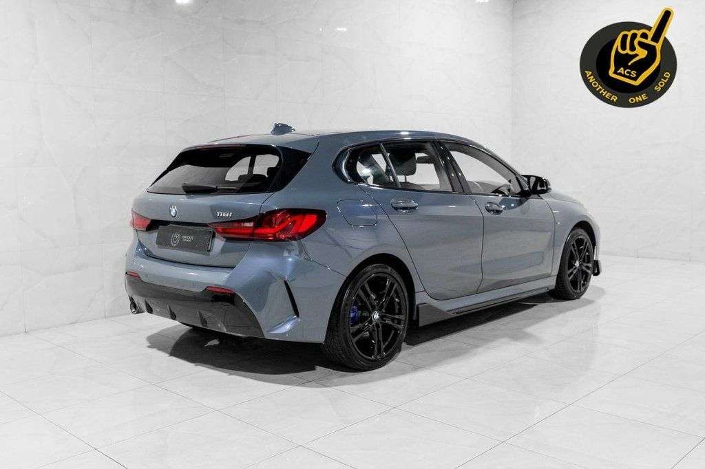 A 2019 BMW 1 SERIES 1.5 118i M Sport Hatchback 5dr Petrol DCT Euro 6 (s/s) (140 ps) A 2019 BMW 1 SERIES 1.5 118i M Sport Hatchback 5dr Petrol DCT Euro 6 (s/s) (140 ps)