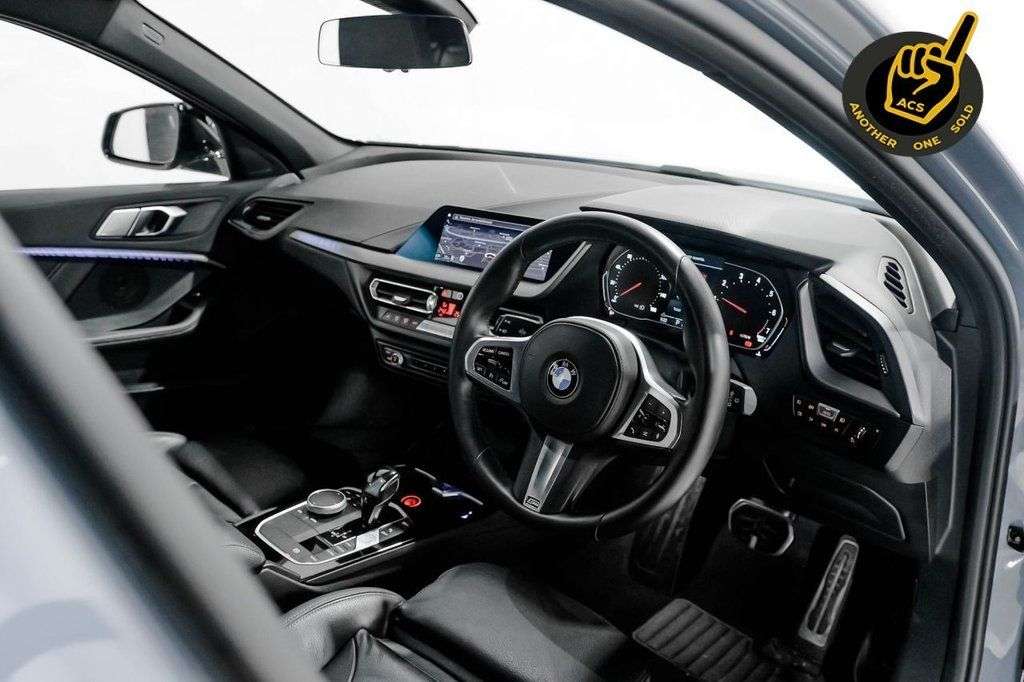 A 2019 BMW 1 SERIES 1.5 118i M Sport Hatchback 5dr Petrol DCT Euro 6 (s/s) (140 ps) A 2019 BMW 1 SERIES 1.5 118i M Sport Hatchback 5dr Petrol DCT Euro 6 (s/s) (140 ps)