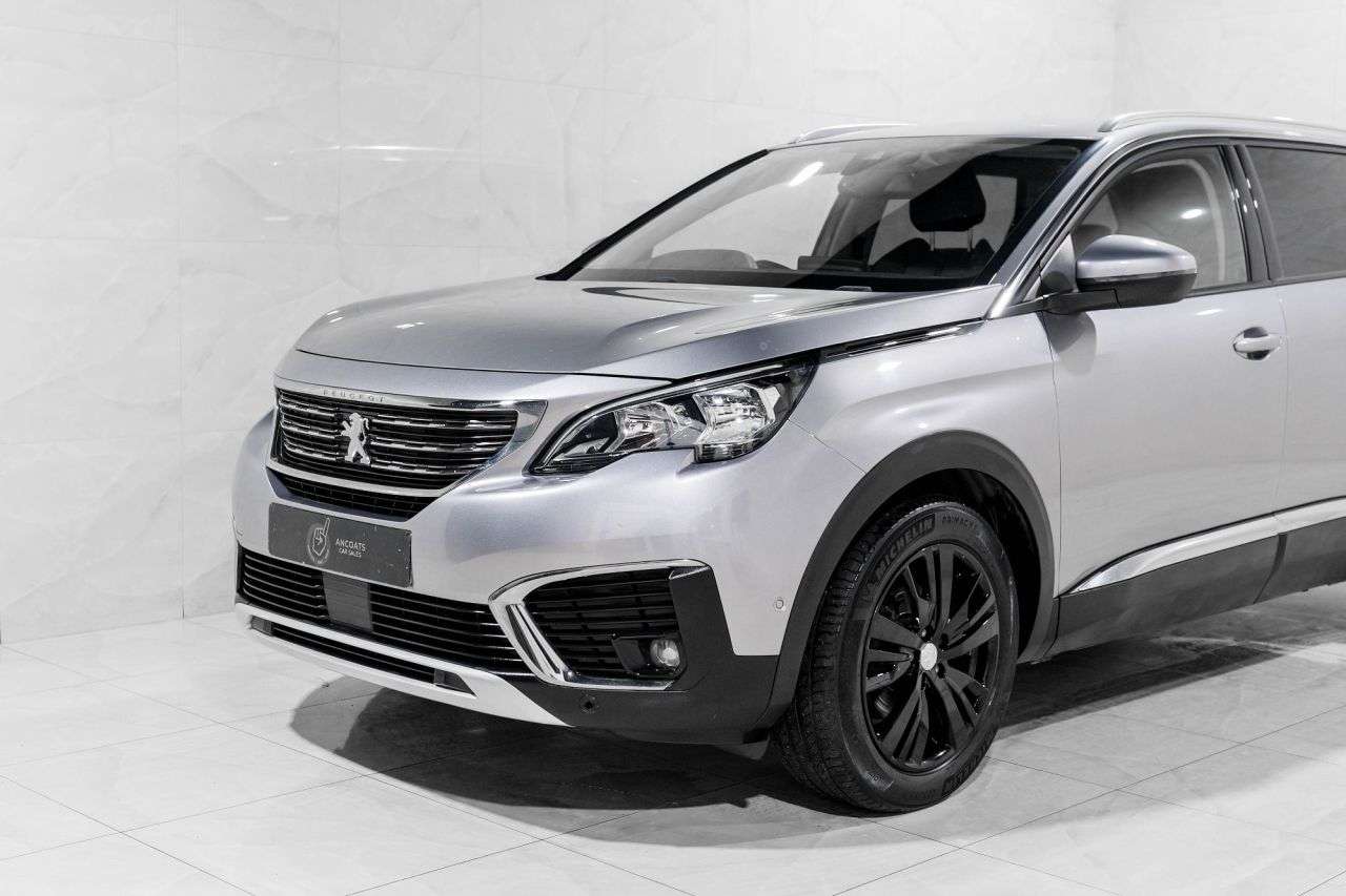 A 2018 PEUGEOT 5008 1.5 BlueHDi Allure SUV 5dr Diesel EAT Euro 6 (s/s) (130 ps) A 2018 PEUGEOT 5008 1.5 BlueHDi Allure SUV 5dr Diesel EAT Euro 6 (s/s) (130 ps)