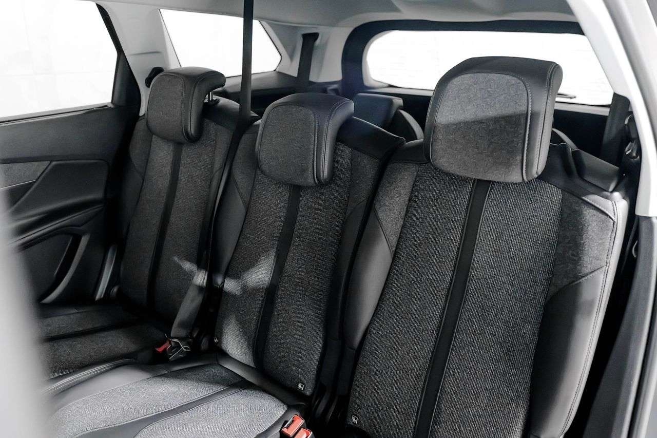 2018 PEUGEOT 5008 2018 PEUGEOT 5008