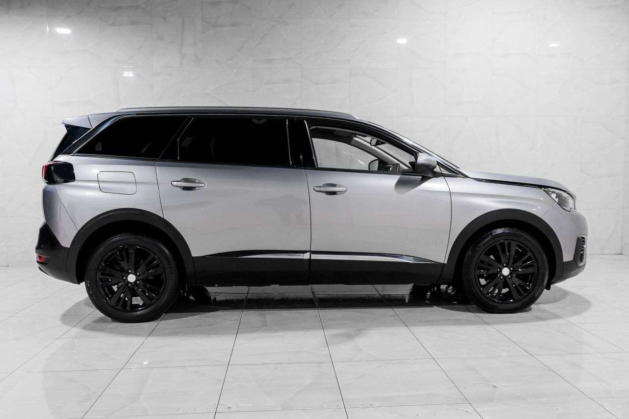 2018 PEUGEOT 5008 2018 PEUGEOT 5008