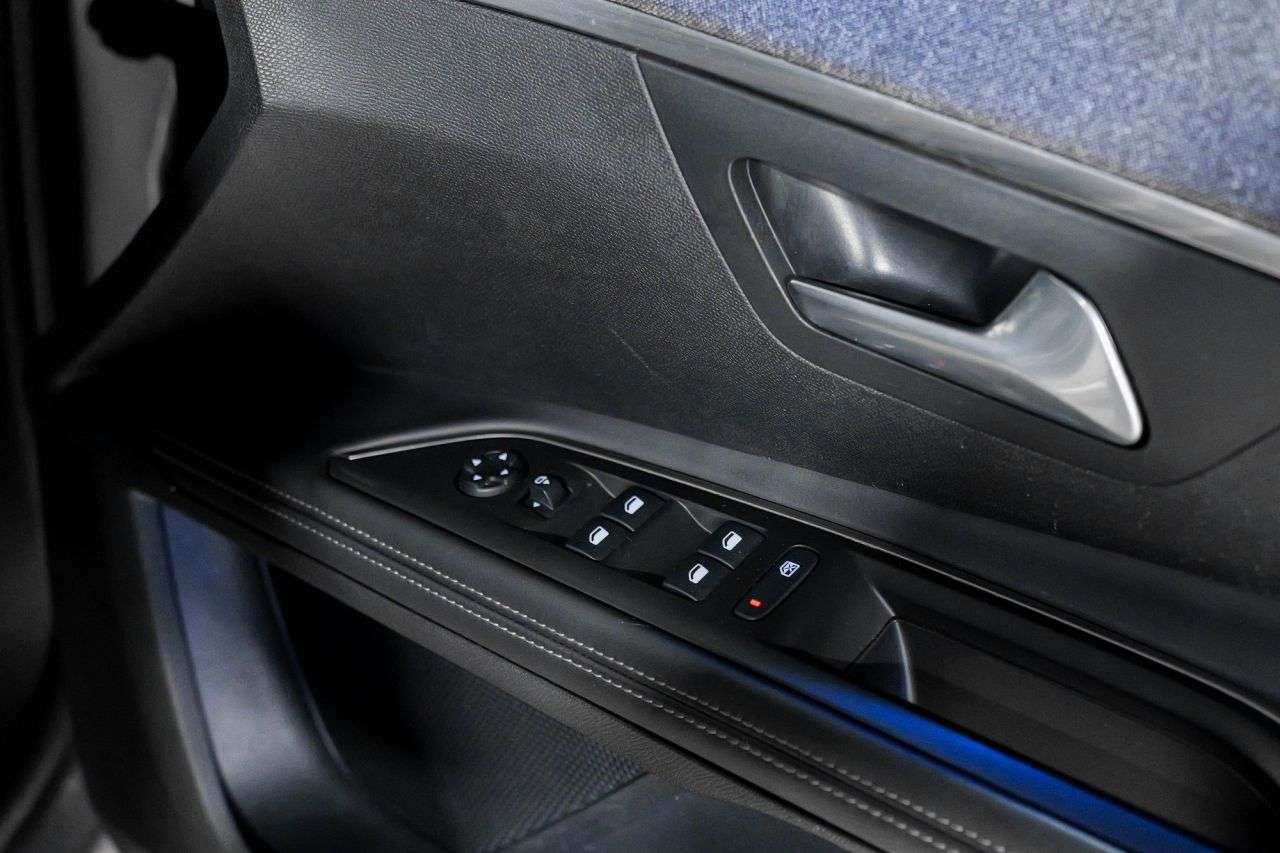 2018 PEUGEOT 5008 2018 PEUGEOT 5008