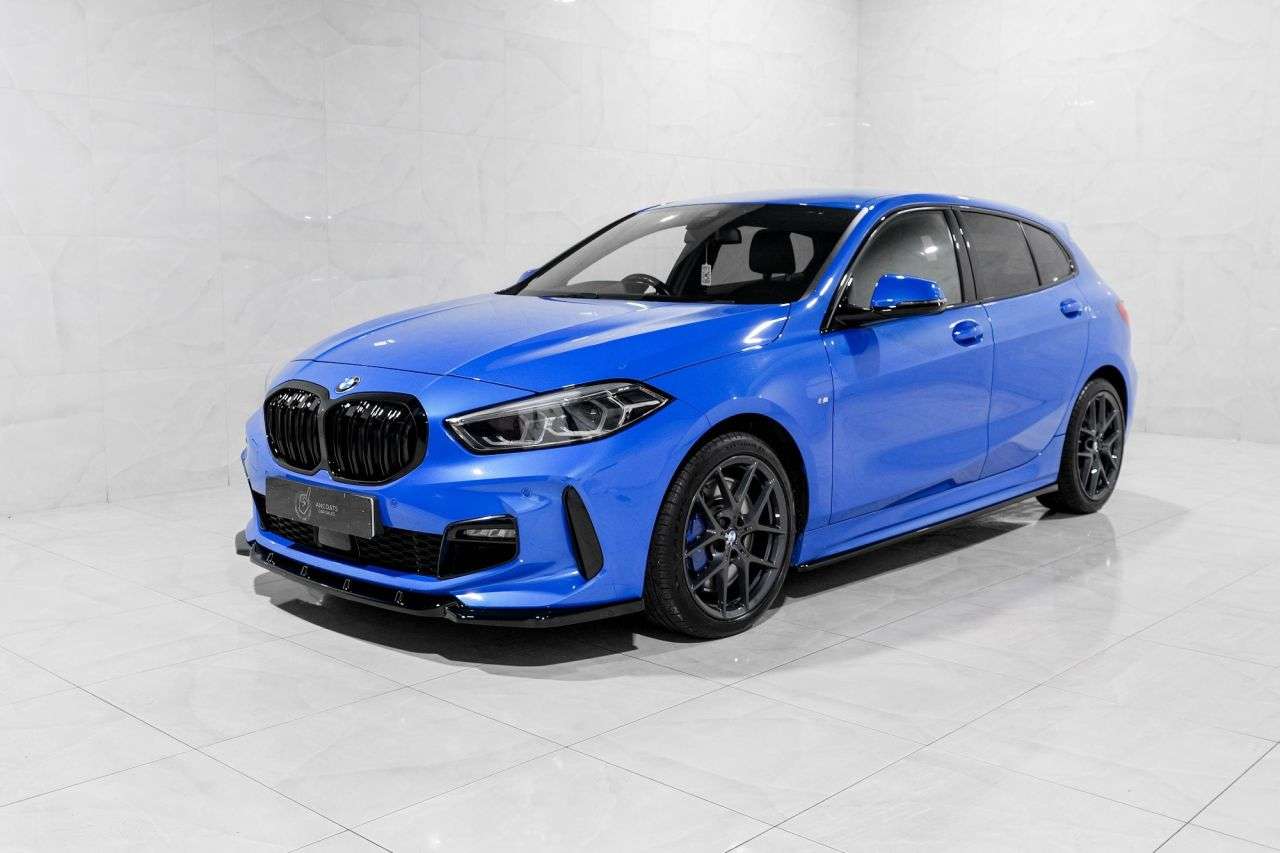 A 2023 BMW 1 SERIES 1.5 118i M Sport (LCP) Hatchback 5dr Petrol DCT Euro 6 (s/s) (136 ps) Leath A 2023 BMW 1 SERIES 1.5 118i M Sport (LCP) Hatchback 5dr Petrol DCT Euro 6 (s/s) (136 ps) Leath