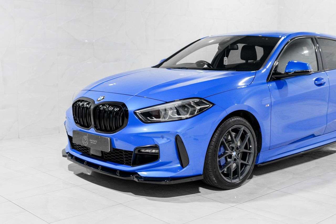 A 2023 BMW 1 SERIES 1.5 118i M Sport (LCP) Hatchback 5dr Petrol DCT Euro 6 (s/s) (136 ps) Leath A 2023 BMW 1 SERIES 1.5 118i M Sport (LCP) Hatchback 5dr Petrol DCT Euro 6 (s/s) (136 ps) Leath