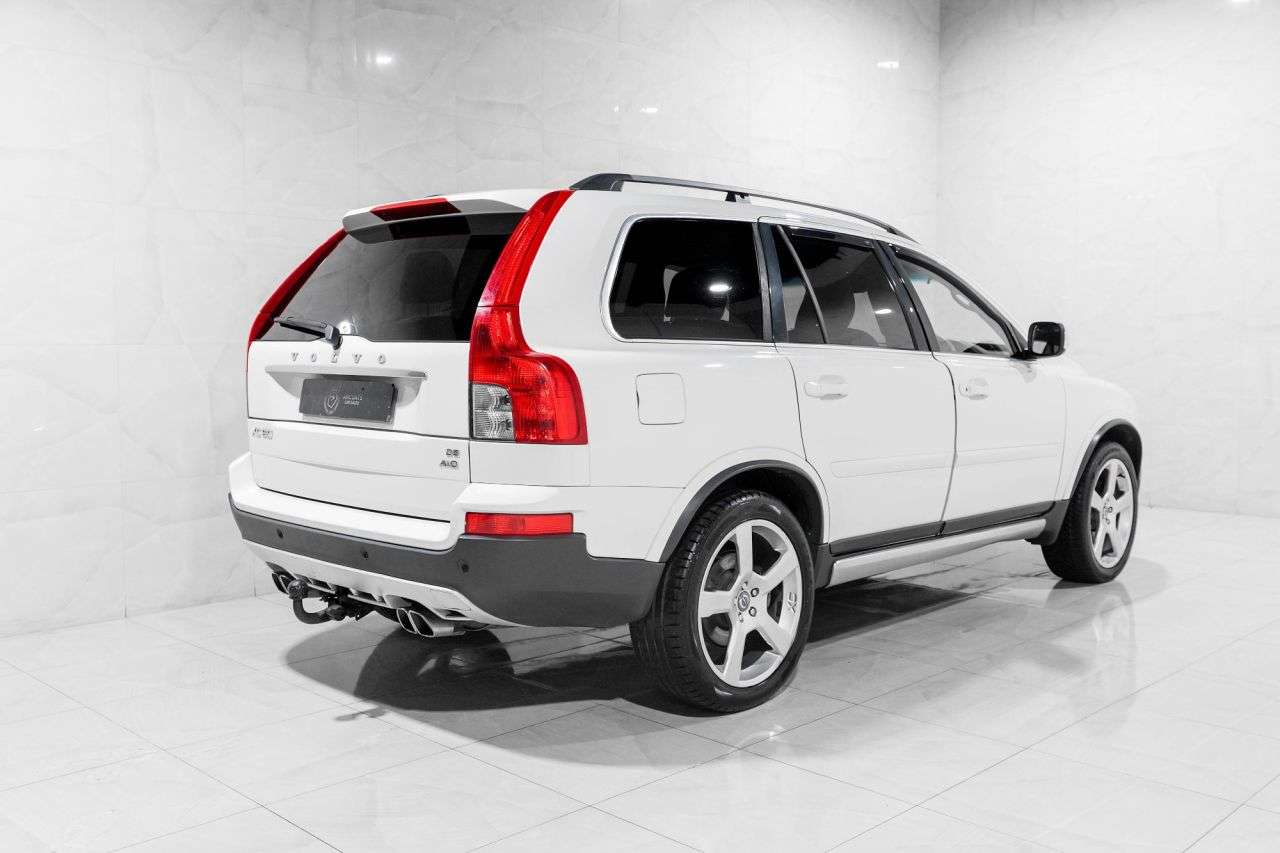 A 2009 VOLVO XC90 2.4 D5 R-Design SE SUV 5dr Diesel Geartronic AWD (224 g/km, 182 bhp) A 2009 VOLVO XC90 2.4 D5 R-Design SE SUV 5dr Diesel Geartronic AWD (224 g/km, 182 bhp)