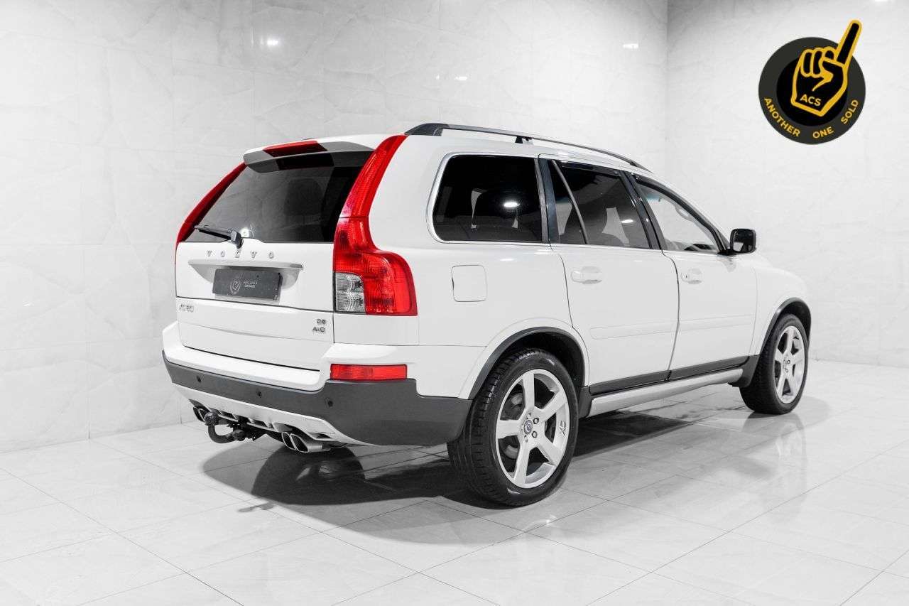 A 2009 VOLVO XC90 2.4 D5 R-Design SE SUV 5dr Diesel Geartronic AWD (224 g/km, 182 bhp) A 2009 VOLVO XC90 2.4 D5 R-Design SE SUV 5dr Diesel Geartronic AWD (224 g/km, 182 bhp)