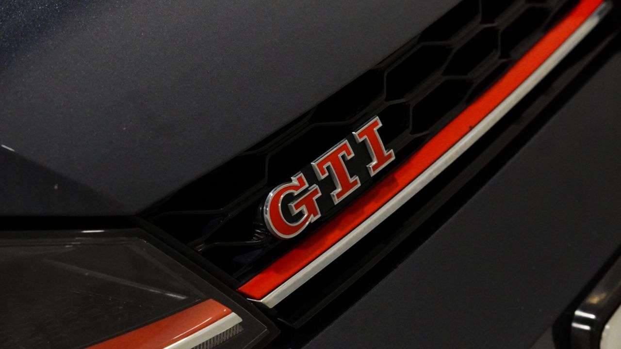 2019 VOLKSWAGEN GOLF 2019 VOLKSWAGEN GOLF