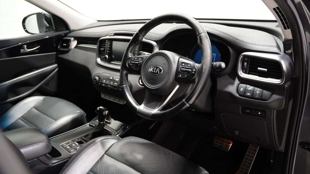 A 2015 KIA SORENTO 2.2 CRDi KX-4 SUV 5dr Diesel Auto AWD Euro 6 (197 bhp) A 2015 KIA SORENTO 2.2 CRDi KX-4 SUV 5dr Diesel Auto AWD Euro 6 (197 bhp)