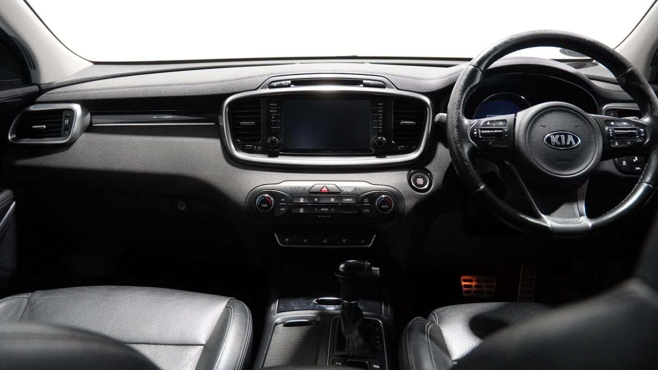 A 2015 KIA SORENTO 2.2 CRDi KX-4 SUV 5dr Diesel Auto AWD Euro 6 (197 bhp) A 2015 KIA SORENTO 2.2 CRDi KX-4 SUV 5dr Diesel Auto AWD Euro 6 (197 bhp)
