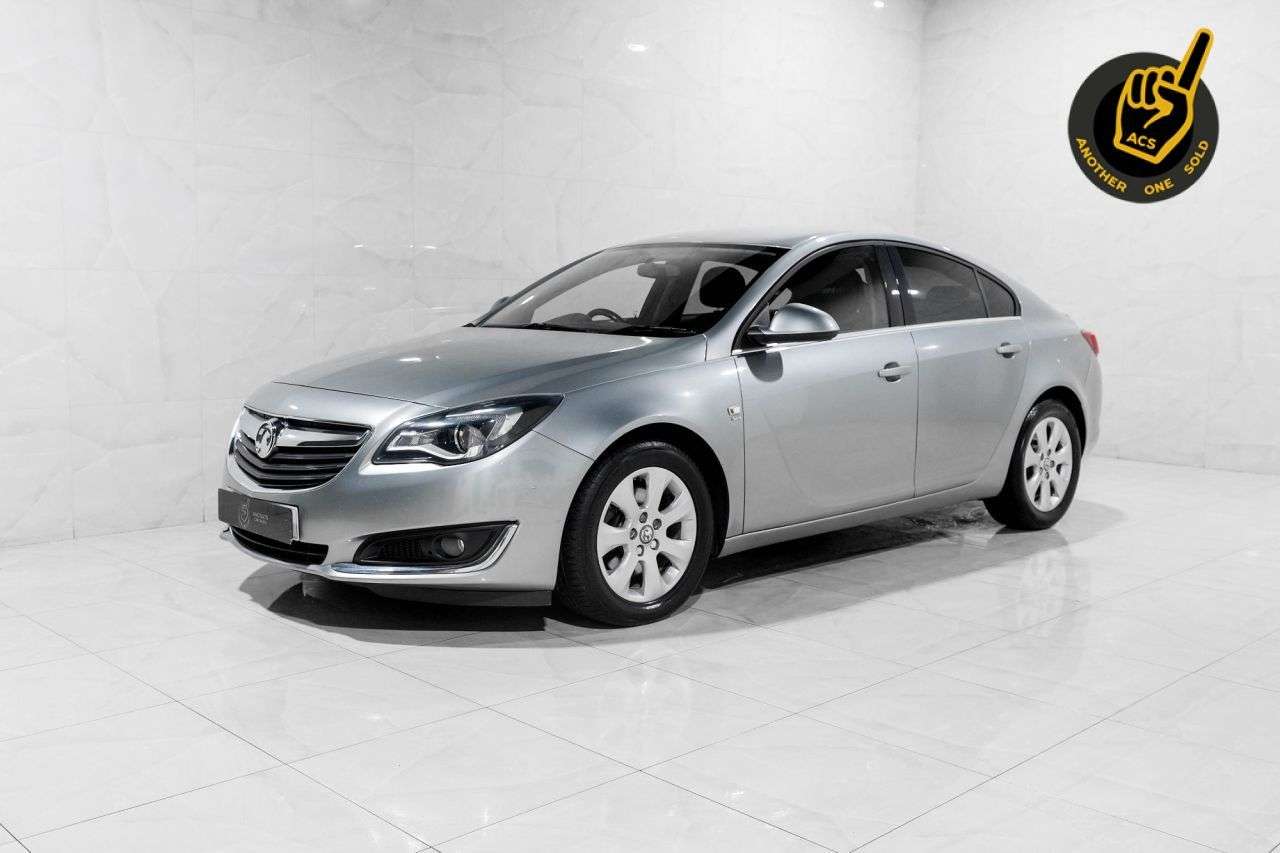 A 2015 VAUXHALL INSIGNIA 2.0 CDTi SRi Nav Hatchback 5dr Diesel Auto Euro 5 (163 ps) A 2015 VAUXHALL INSIGNIA 2.0 CDTi SRi Nav Hatchback 5dr Diesel Auto Euro 5 (163 ps)