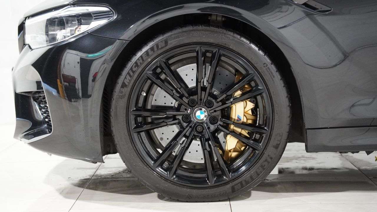 A 2019 BMW M5 4.4 V8 GPF Saloon 4dr Petrol Steptronic xDrive Euro 6 (s/s) (600 ps) Sat-Na A 2019 BMW M5 4.4 V8 GPF Saloon 4dr Petrol Steptronic xDrive Euro 6 (s/s) (600 ps) Sat-Na