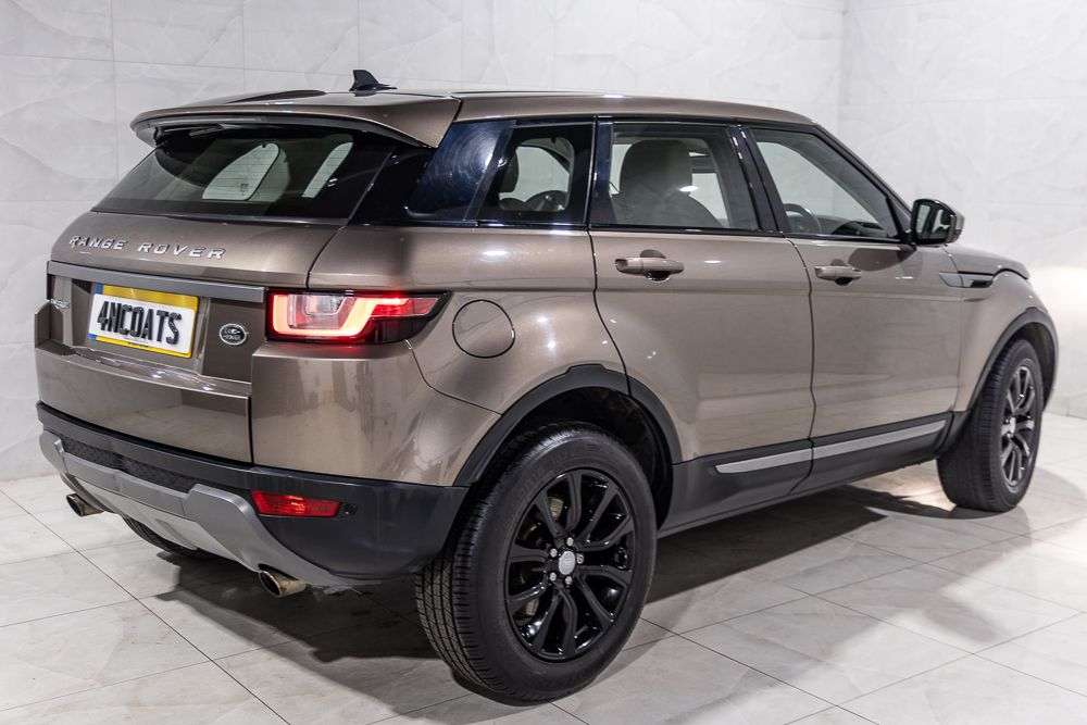 A 2016 LAND ROVER RANGE ROVER EVOQUE 2.0 TD4 SE SUV 5dr Diesel Manual 4WD Euro 6 (s/s) (180 ps) A 2016 LAND ROVER RANGE ROVER EVOQUE 2.0 TD4 SE SUV 5dr Diesel Manual 4WD Euro 6 (s/s) (180 ps)