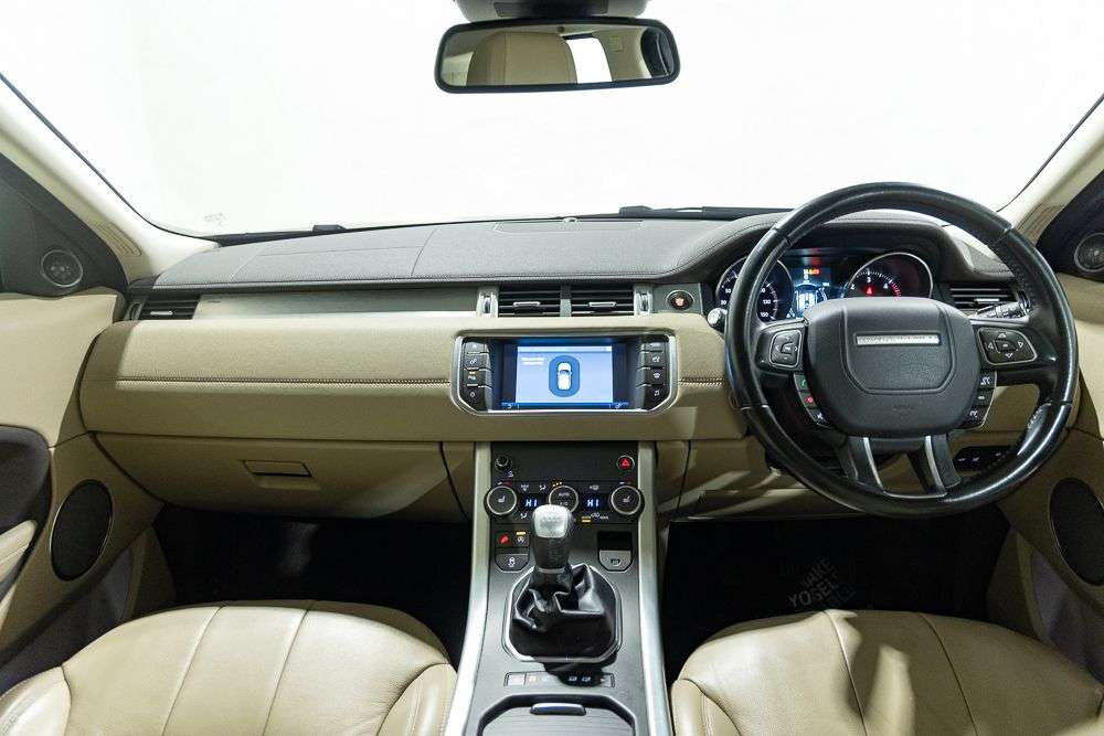 A 2016 LAND ROVER RANGE ROVER EVOQUE 2.0 TD4 SE SUV 5dr Diesel Manual 4WD Euro 6 (s/s) (180 ps) A 2016 LAND ROVER RANGE ROVER EVOQUE 2.0 TD4 SE SUV 5dr Diesel Manual 4WD Euro 6 (s/s) (180 ps)