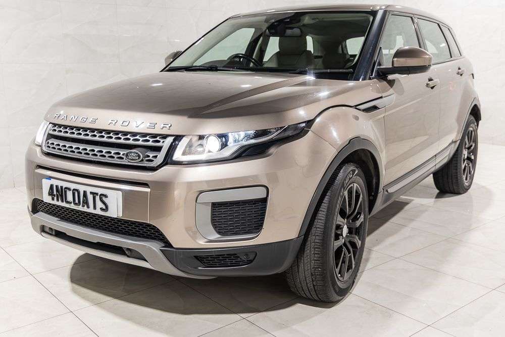 A 2016 LAND ROVER RANGE ROVER EVOQUE 2.0 TD4 SE SUV 5dr Diesel Manual 4WD Euro 6 (s/s) (180 ps) A 2016 LAND ROVER RANGE ROVER EVOQUE 2.0 TD4 SE SUV 5dr Diesel Manual 4WD Euro 6 (s/s) (180 ps)