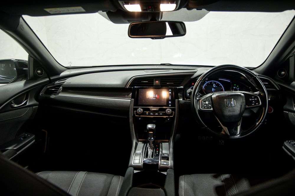A 2018 HONDA CIVIC 1.5 VTEC Turbo GPF Sport Plus Hatchback 5dr Petrol CVT Euro 6 (s/s) (182 ps A 2018 HONDA CIVIC 1.5 VTEC Turbo GPF Sport Plus Hatchback 5dr Petrol CVT Euro 6 (s/s) (182 ps