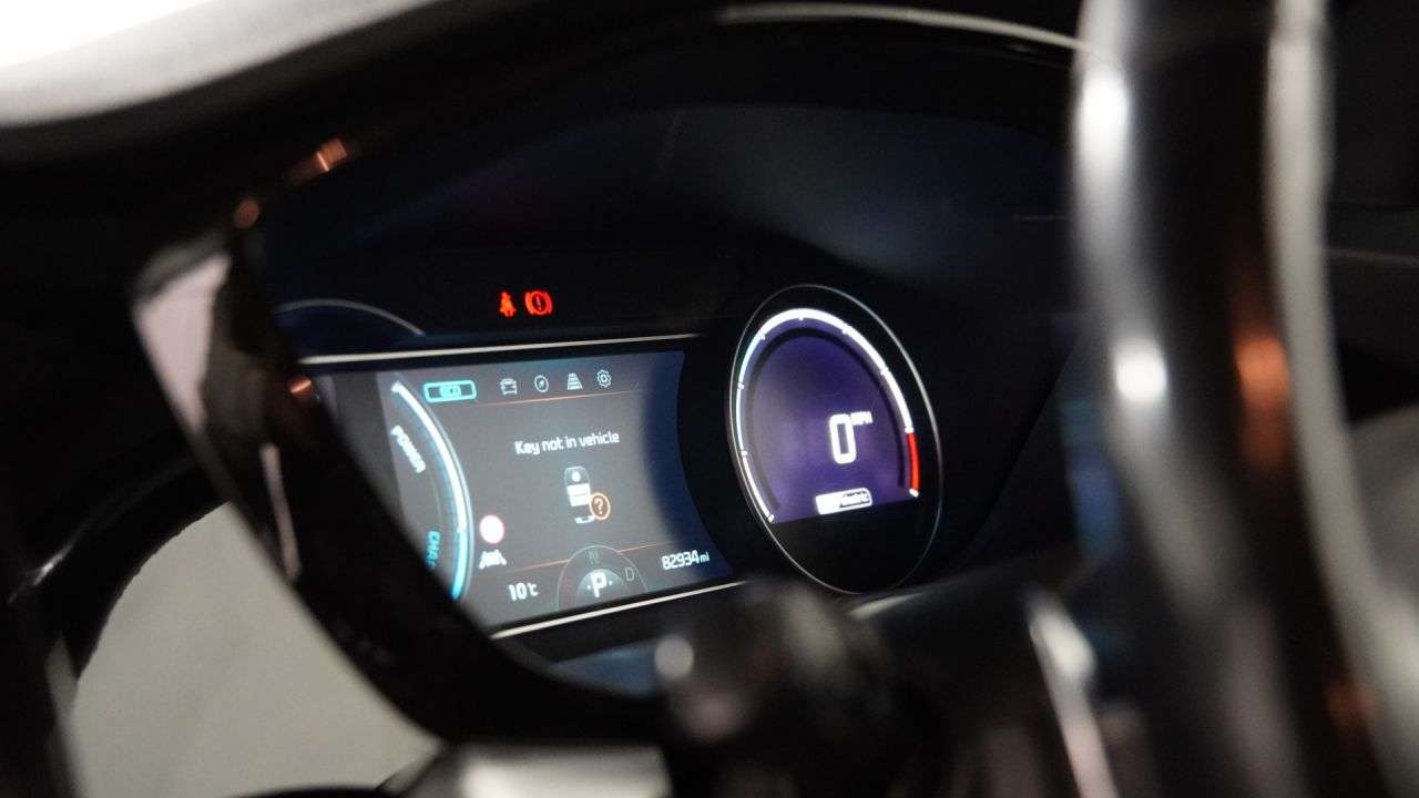 A 2020 KIA NIRO 64kWh 4 SUV 5dr Electric Auto (201 bhp) A 2020 KIA NIRO 64kWh 4 SUV 5dr Electric Auto (201 bhp)