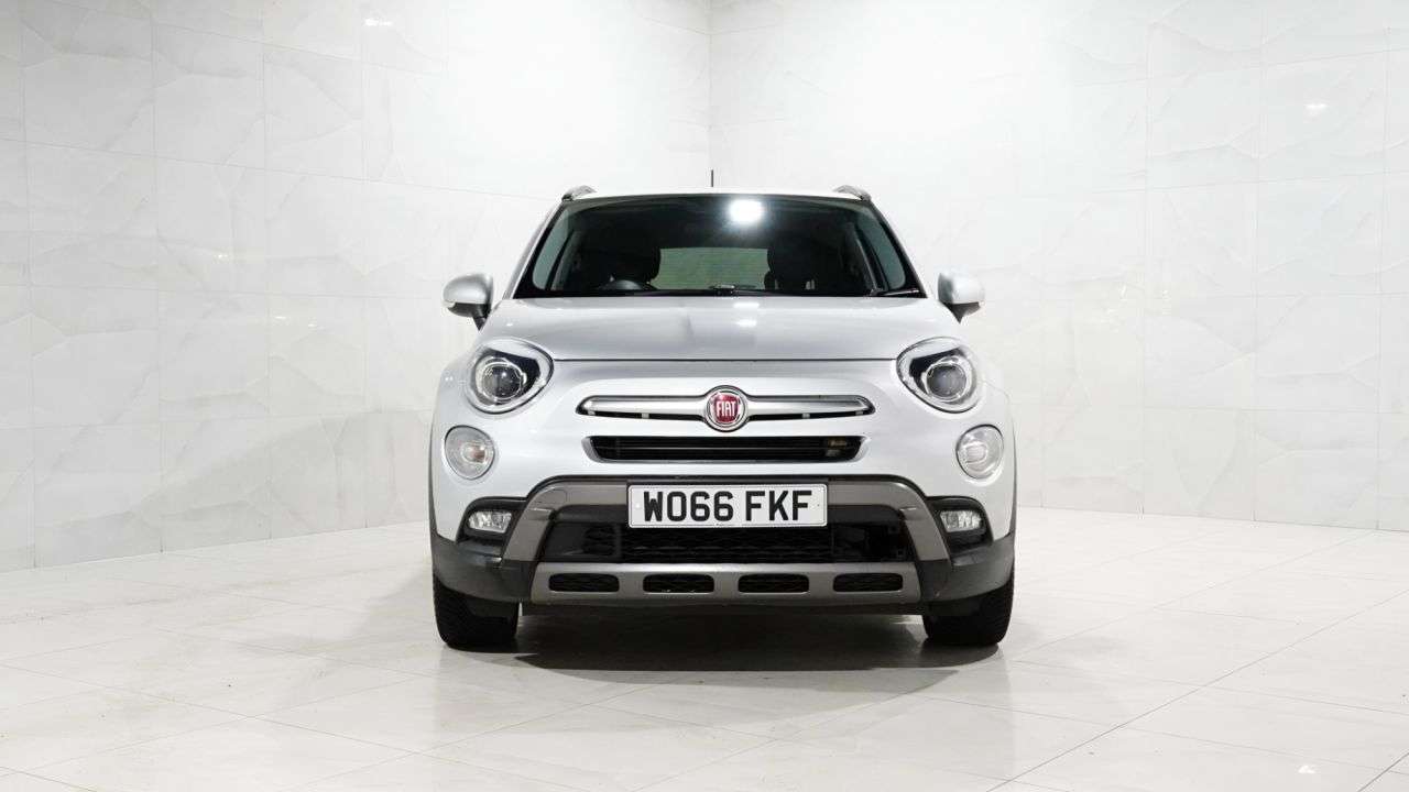A 2016 FIAT 500X 2.0 MultiJetII Cross Plus SUV 5dr Diesel Auto 4WD Euro 6 (s/s) (140 ps) A 2016 FIAT 500X 2.0 MultiJetII Cross Plus SUV 5dr Diesel Auto 4WD Euro 6 (s/s) (140 ps)