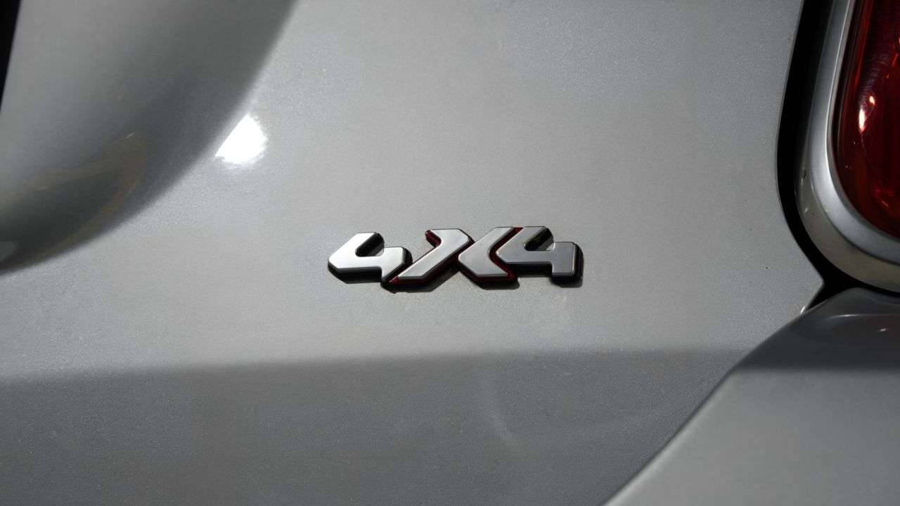 A 2016 FIAT 500X 2.0 MultiJetII Cross Plus SUV 5dr Diesel Auto 4WD Euro 6 (s/s) (140 ps) A 2016 FIAT 500X 2.0 MultiJetII Cross Plus SUV 5dr Diesel Auto 4WD Euro 6 (s/s) (140 ps)