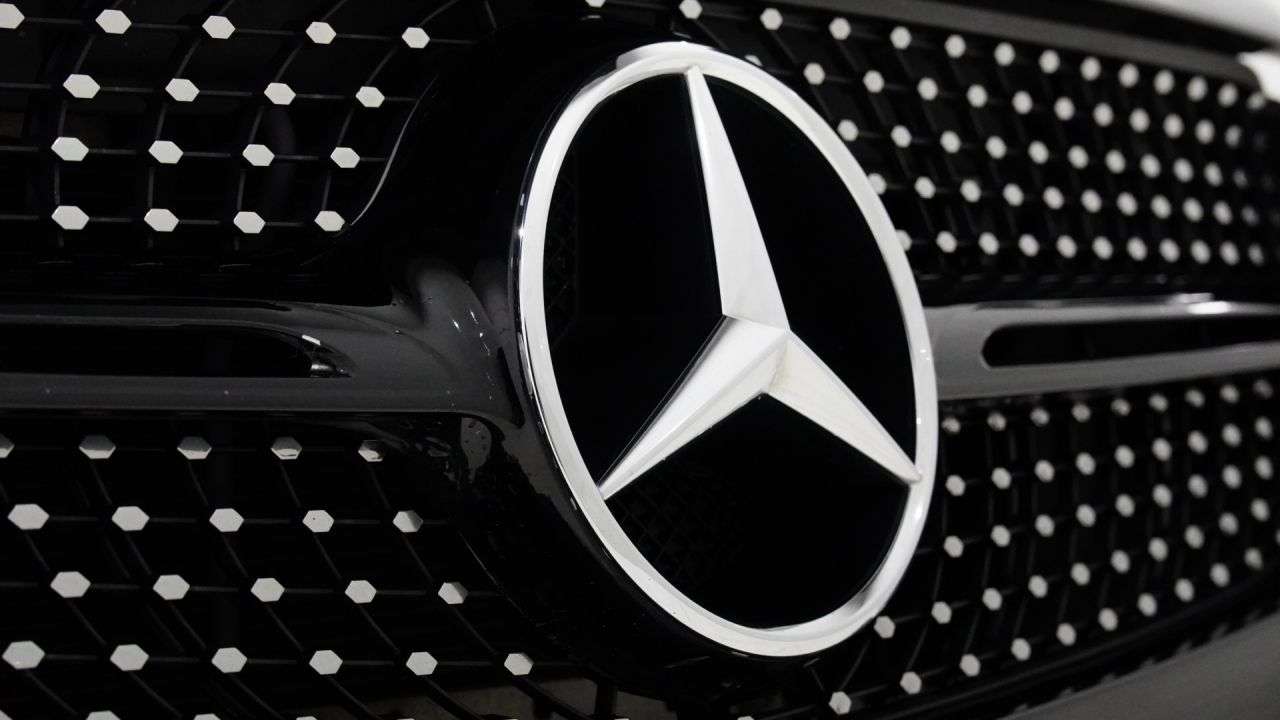 A 2017 MERCEDES-BENZ GLC 2.1 GLC250d AMG Line (Premium Plus) Coupe 5dr Diesel G-Tronic 4MATIC Euro 6 A 2017 MERCEDES-BENZ GLC 2.1 GLC250d AMG Line (Premium Plus) Coupe 5dr Diesel G-Tronic 4MATIC Euro 6