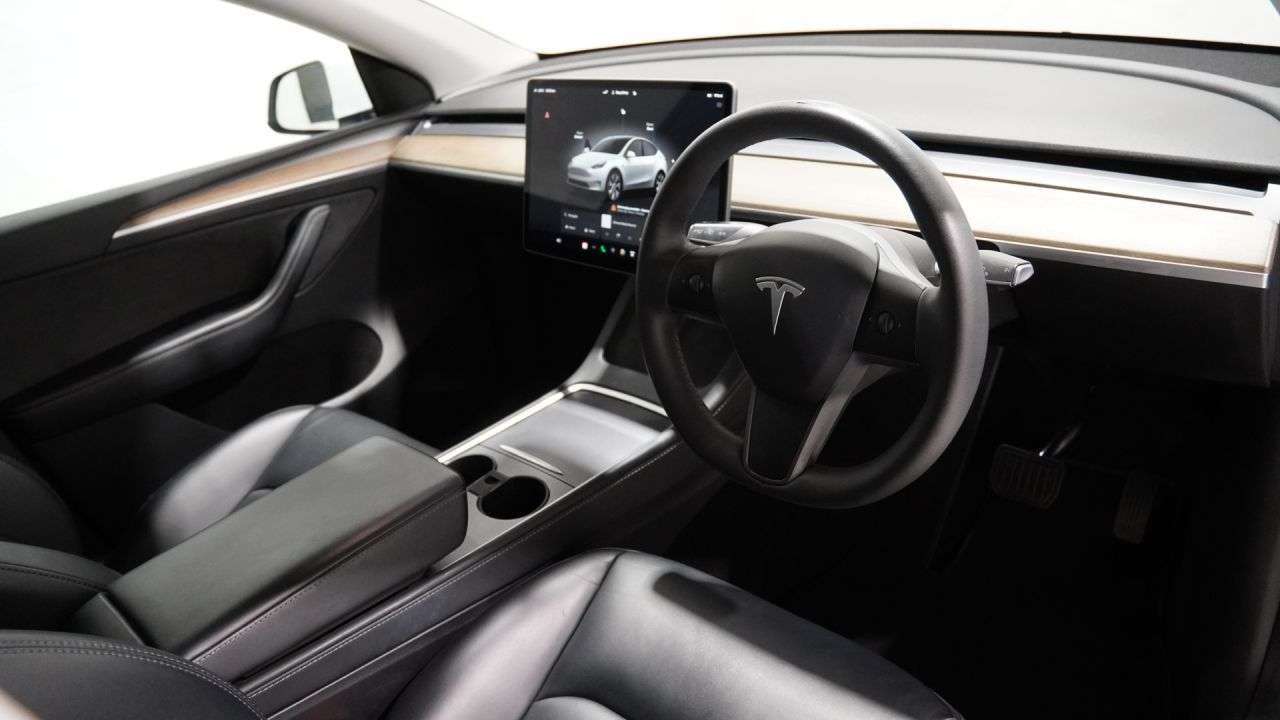 A 2023 TESLA MODEL Y (Dual Motor) Long Range SUV 5dr Electric Auto 4WDE (384 bhp) Pan Roof+ A 2023 TESLA MODEL Y (Dual Motor) Long Range SUV 5dr Electric Auto 4WDE (384 bhp) Pan Roof+