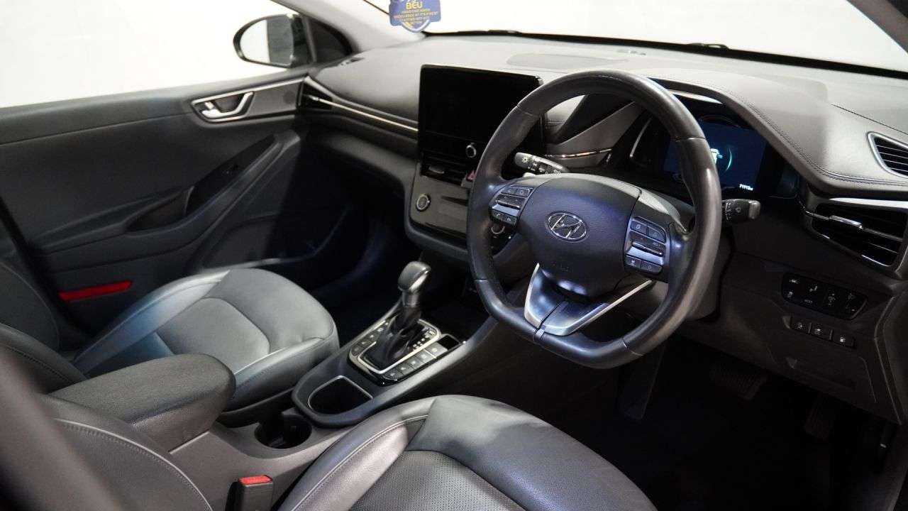 A 2020 HYUNDAI IONIQ 1.6 h-GDi 8.9kWh Premium SE Hatchback 5dr Petrol Plug-in Hybrid DCT Euro 6 A 2020 HYUNDAI IONIQ 1.6 h-GDi 8.9kWh Premium SE Hatchback 5dr Petrol Plug-in Hybrid DCT Euro 6
