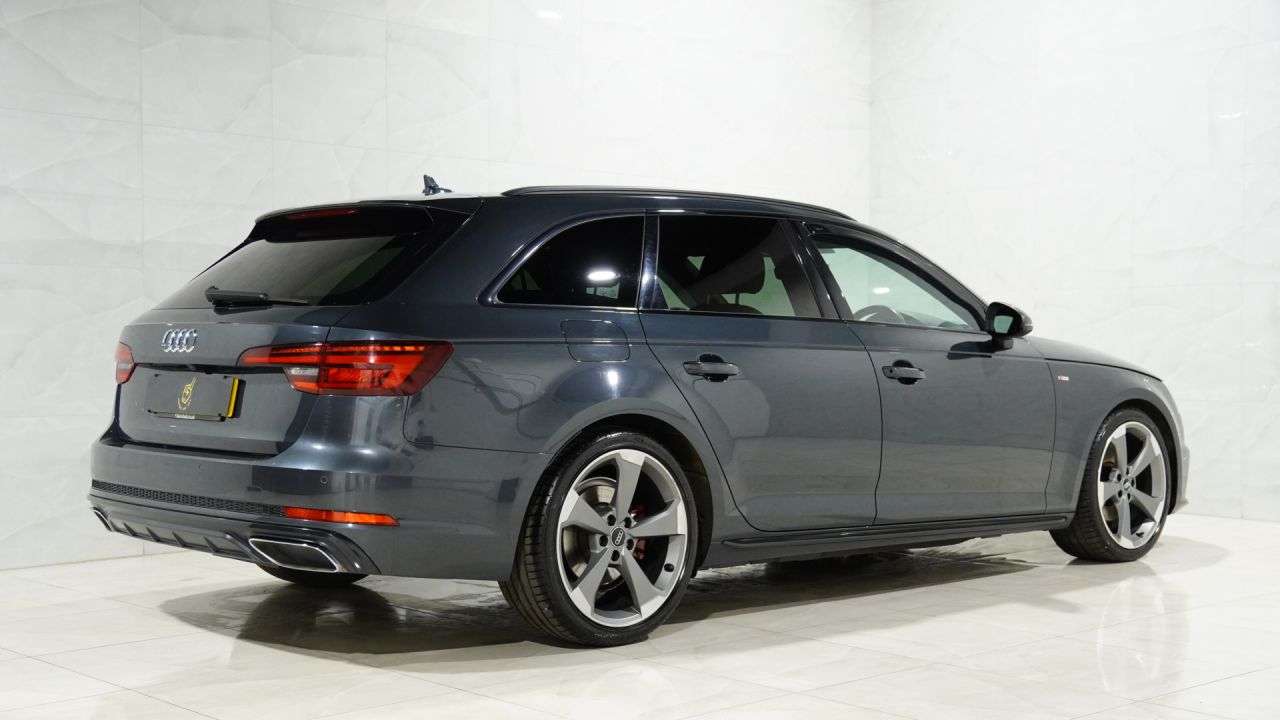 A 2019 AUDI A4 AVANT 2.0 TDI 35 Black Edition Estate 5dr Diesel S Tronic Euro 6 (s/s) (150 ps) F A 2019 AUDI A4 AVANT 2.0 TDI 35 Black Edition Estate 5dr Diesel S Tronic Euro 6 (s/s) (150 ps) F