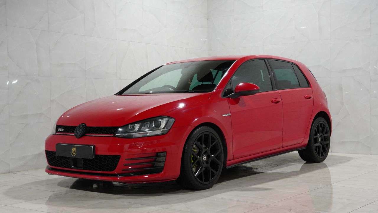 A 2015 VOLKSWAGEN GOLF 2.0 TDI BlueMotion Tech GTD Hatchback 5dr Diesel DSG Euro 6 (s/s) (184 ps) A 2015 VOLKSWAGEN GOLF 2.0 TDI BlueMotion Tech GTD Hatchback 5dr Diesel DSG Euro 6 (s/s) (184 ps)