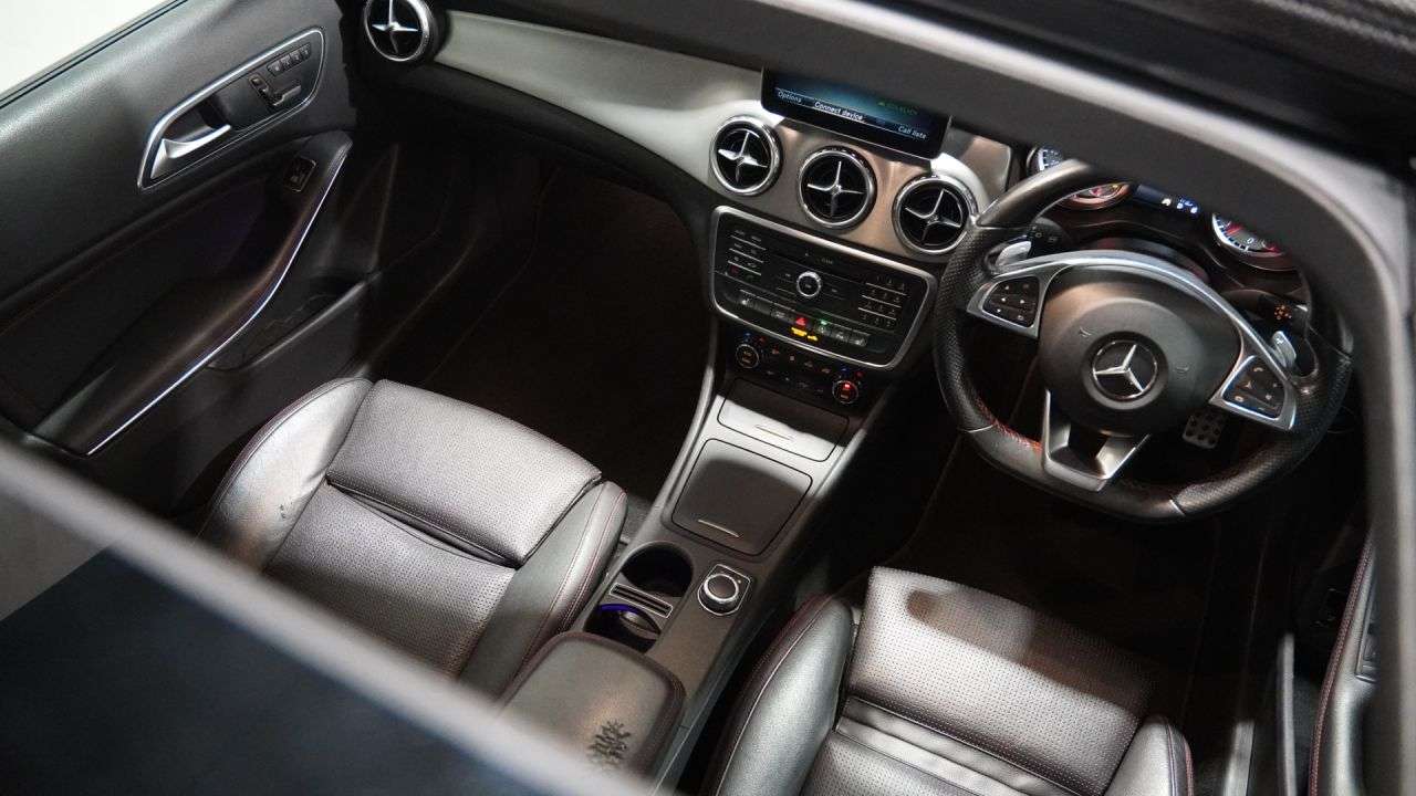A 2015 MERCEDES-BENZ GLA-CLASS 2.1 GLA200d AMG Line (Premium Plus) SUV 5dr Diesel 7G-DCT Euro 6 (s/s) (136 A 2015 MERCEDES-BENZ GLA-CLASS 2.1 GLA200d AMG Line (Premium Plus) SUV 5dr Diesel 7G-DCT Euro 6 (s/s) (136