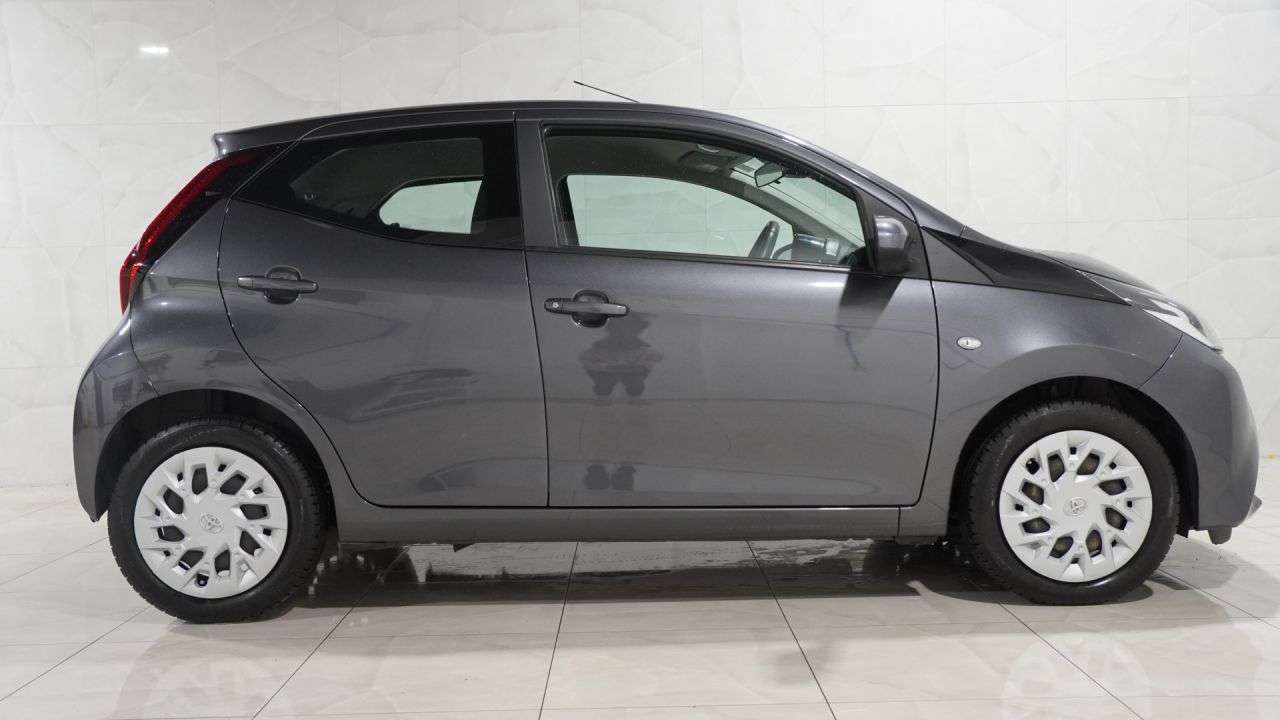 2021 TOYOTA AYGO 2021 TOYOTA AYGO