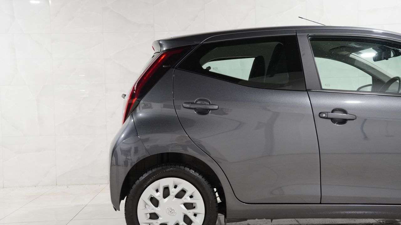 2021 TOYOTA AYGO 2021 TOYOTA AYGO