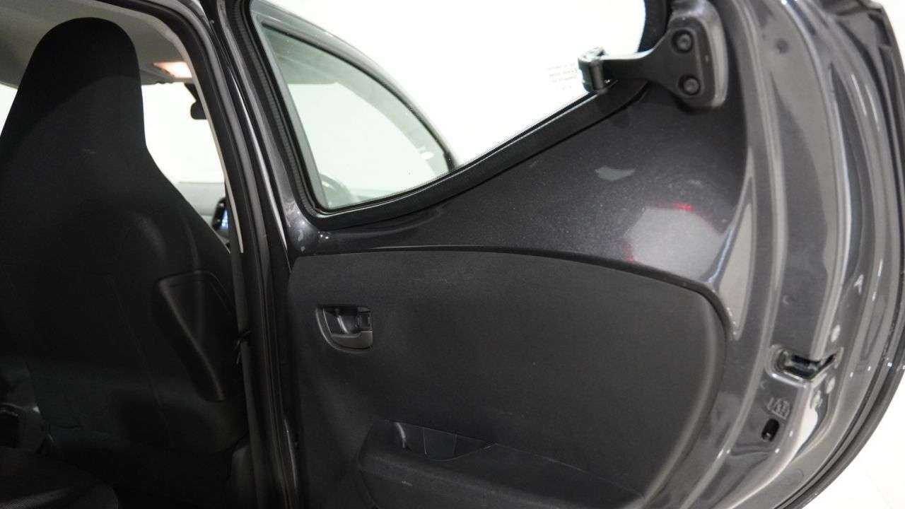 2021 TOYOTA AYGO 2021 TOYOTA AYGO