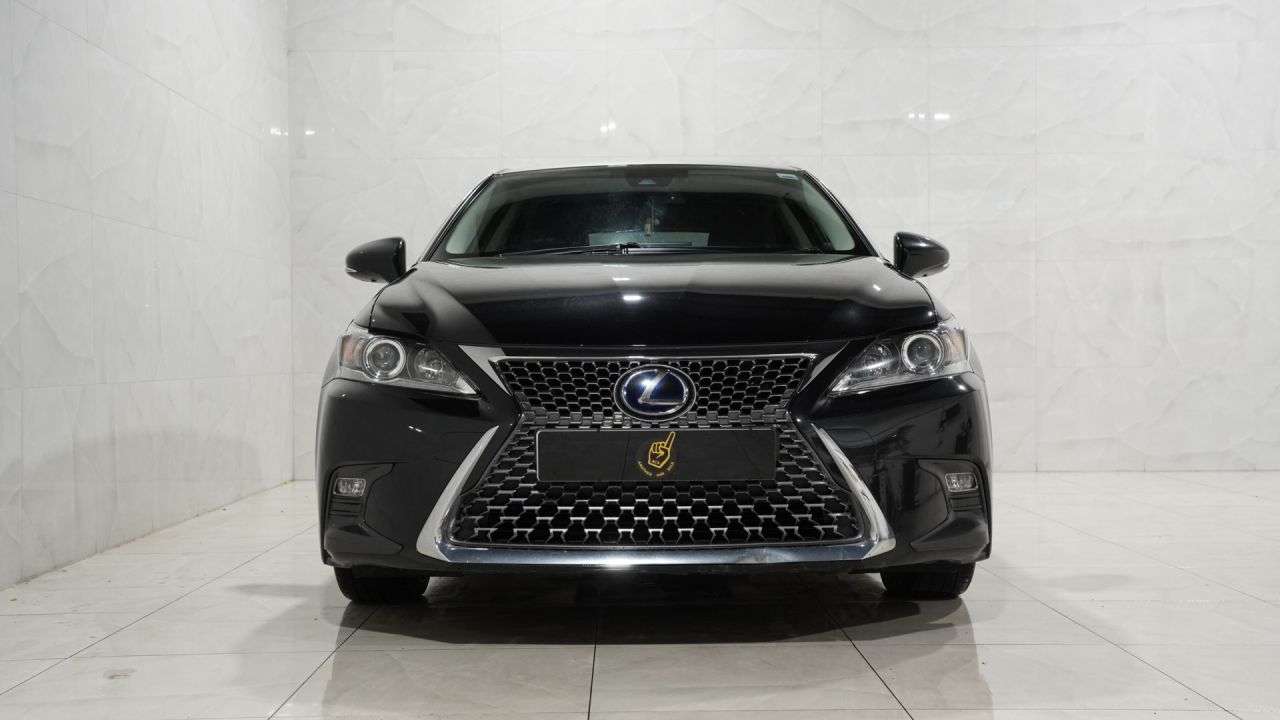 A 2017 LEXUS CT 1.8 200h Luxury Hatchback 5dr Petrol Hybrid CVT Euro 6 (s/s) (136 ps) Servi A 2017 LEXUS CT 1.8 200h Luxury Hatchback 5dr Petrol Hybrid CVT Euro 6 (s/s) (136 ps) Servi