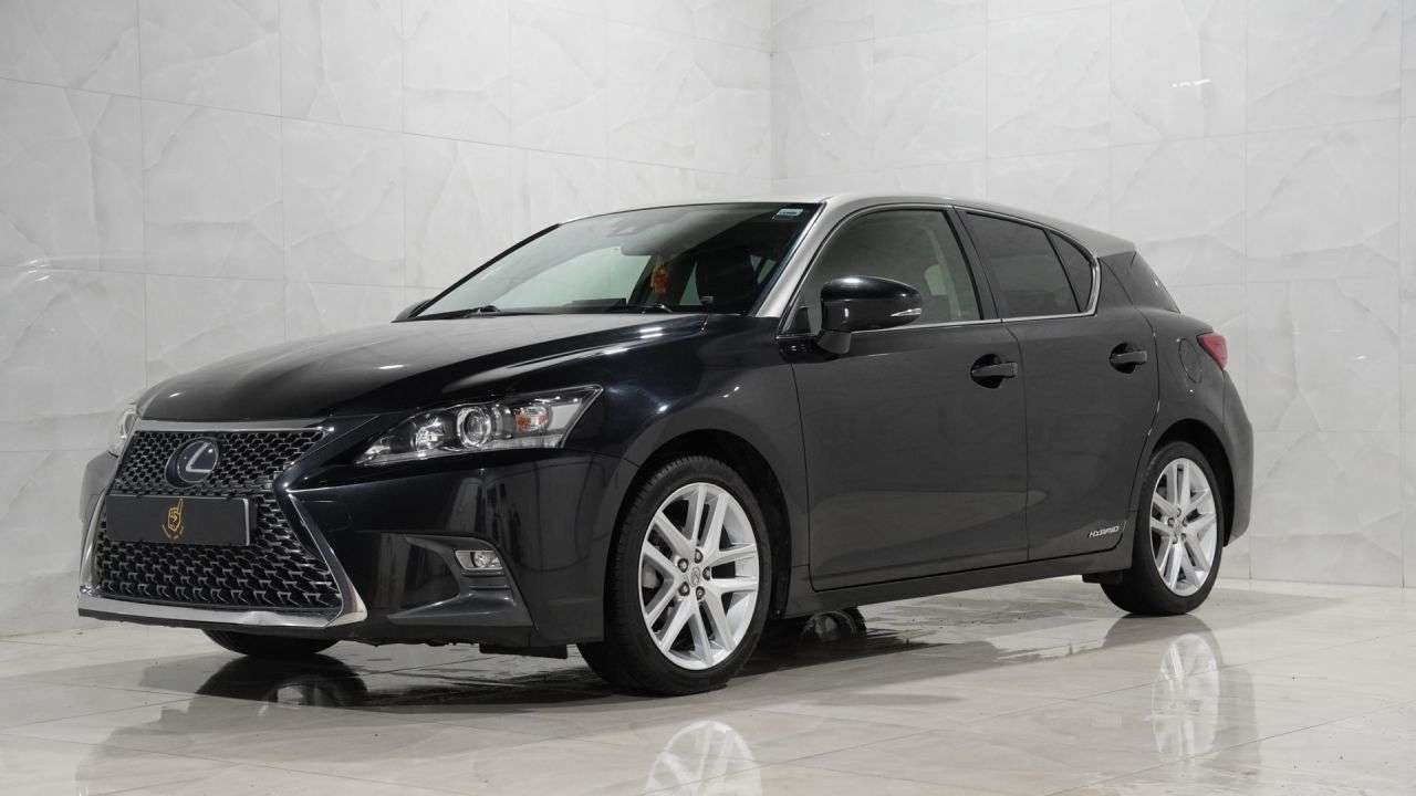 A 2017 LEXUS CT 1.8 200h Luxury Hatchback 5dr Petrol Hybrid CVT Euro 6 (s/s) (136 ps) Servi A 2017 LEXUS CT 1.8 200h Luxury Hatchback 5dr Petrol Hybrid CVT Euro 6 (s/s) (136 ps) Servi