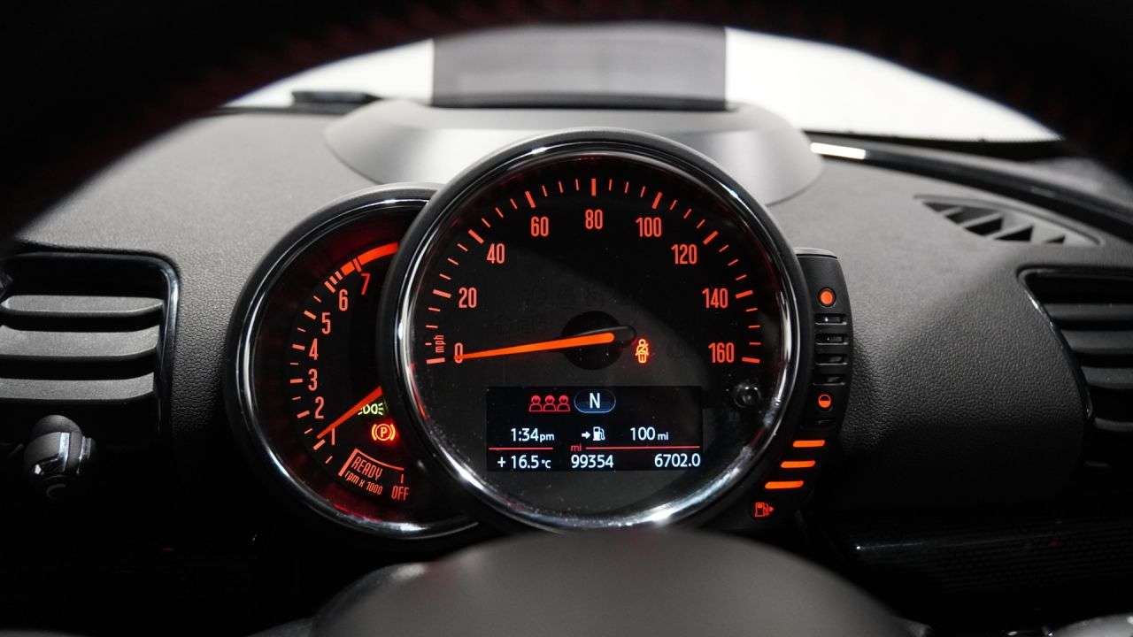 2017 MINI CLUBMAN 2017 MINI CLUBMAN