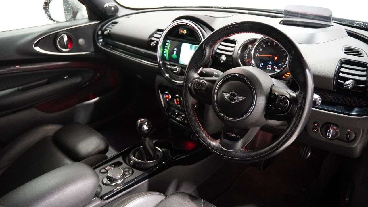 A 2017 MINI CLUBMAN 2.0 Cooper S Estate 6dr Petrol Manual Euro 6 (s/s) (192 ps) A 2017 MINI CLUBMAN 2.0 Cooper S Estate 6dr Petrol Manual Euro 6 (s/s) (192 ps)