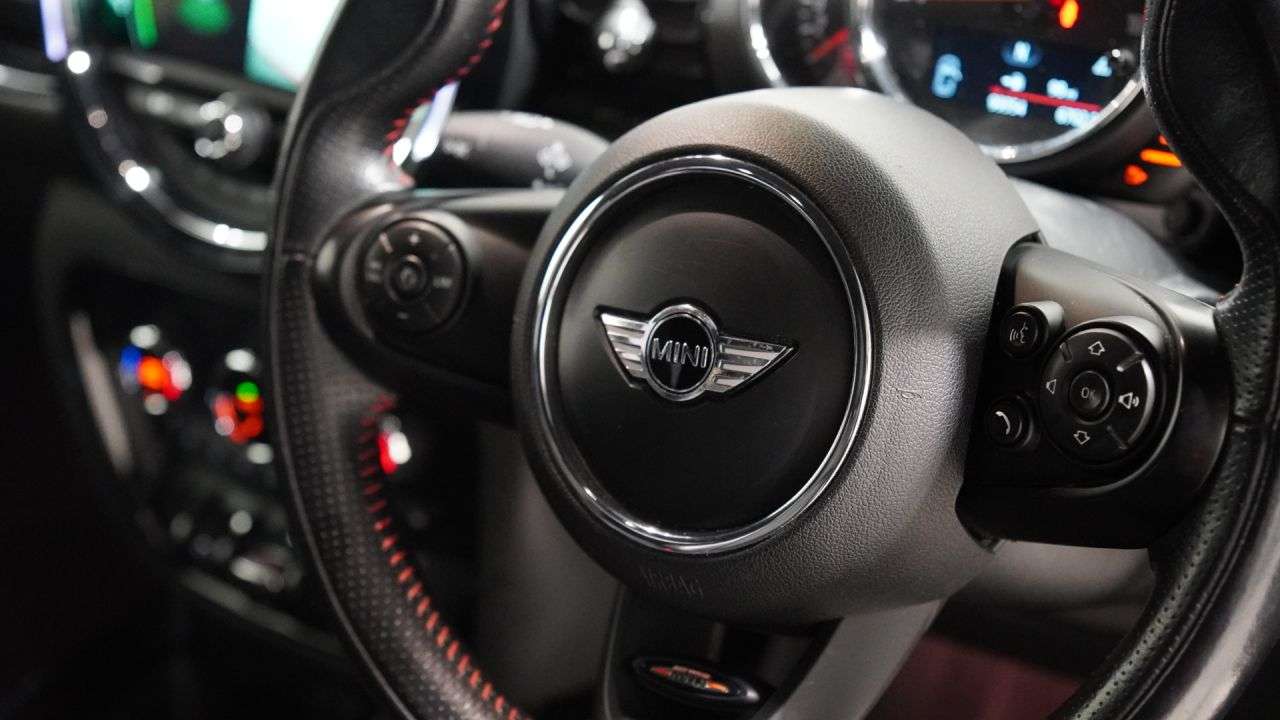 2017 MINI CLUBMAN 2017 MINI CLUBMAN