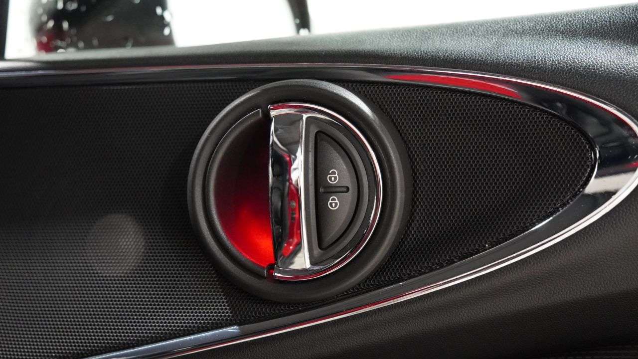 2017 MINI CLUBMAN 2017 MINI CLUBMAN