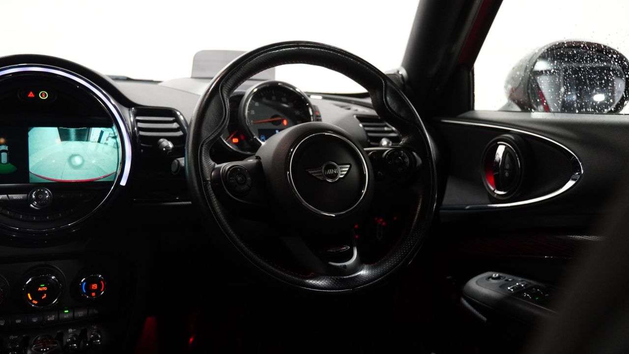 2017 MINI CLUBMAN 2017 MINI CLUBMAN