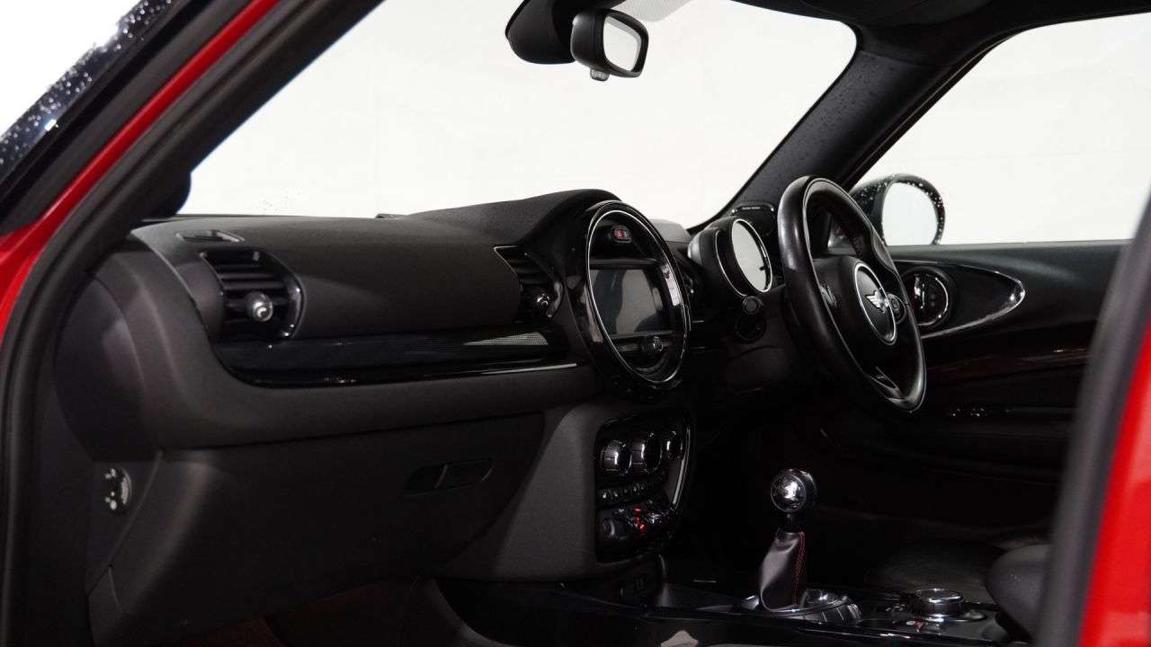 2017 MINI CLUBMAN 2017 MINI CLUBMAN
