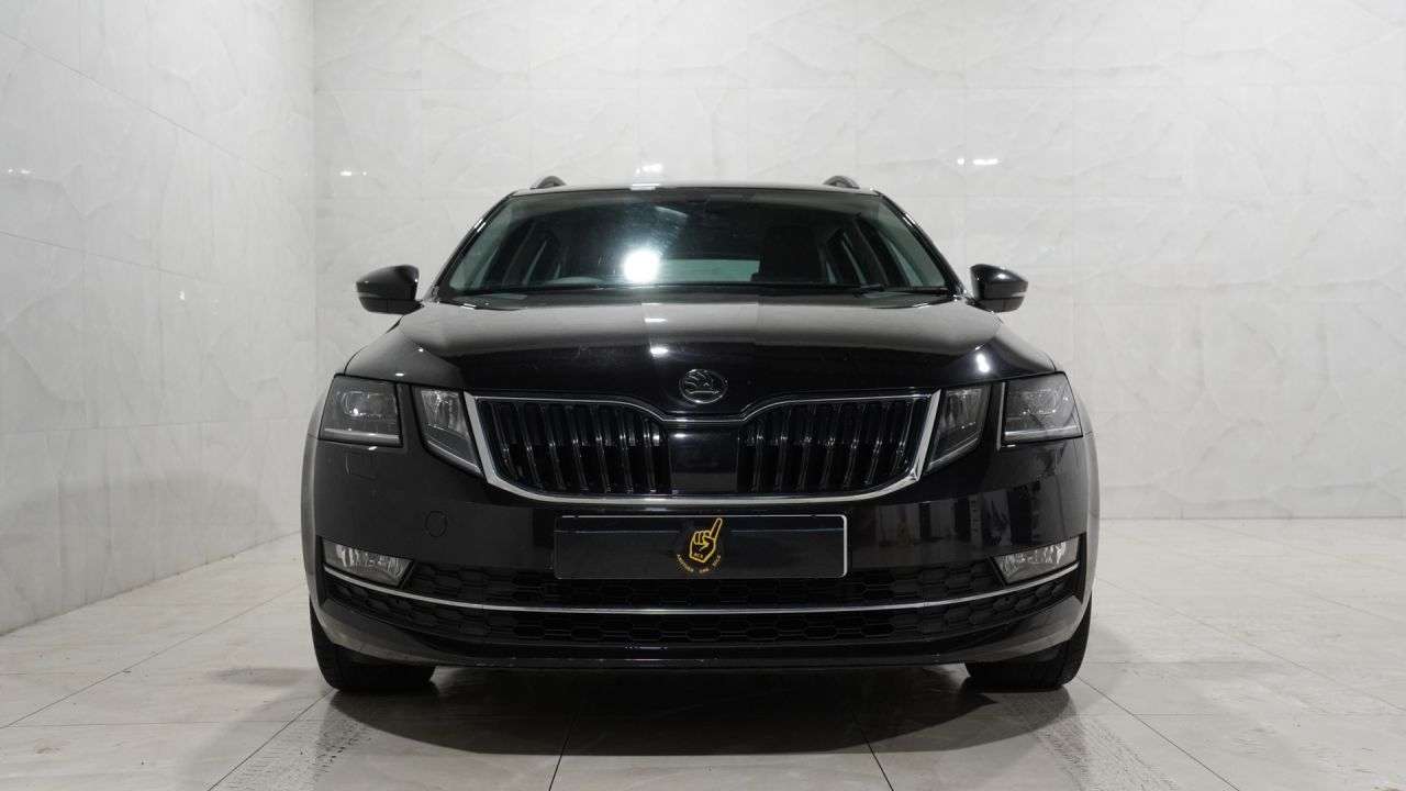 A 2017 SKODA OCTAVIA 2.0 TDI SE L Estate 5dr Diesel DSG Euro 6 (s/s) (150 ps) A 2017 SKODA OCTAVIA 2.0 TDI SE L Estate 5dr Diesel DSG Euro 6 (s/s) (150 ps)