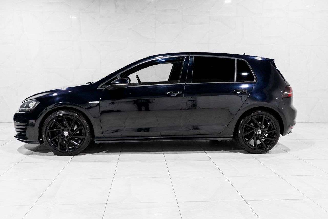 A 2016 VOLKSWAGEN GOLF 2.0 TDI BlueMotion Tech GTD Hatchback 5dr Diesel DSG Euro 6 (s/s) (184 ps) A 2016 VOLKSWAGEN GOLF 2.0 TDI BlueMotion Tech GTD Hatchback 5dr Diesel DSG Euro 6 (s/s) (184 ps)