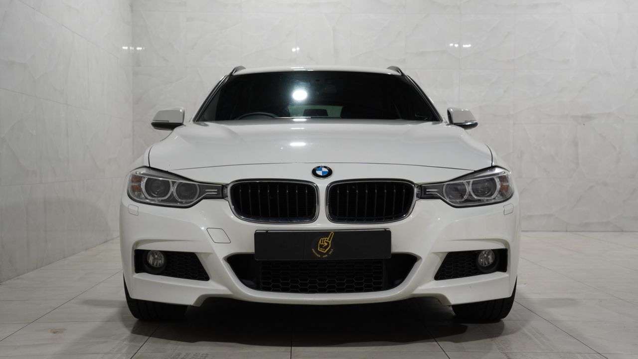 A 2014 BMW 3 SERIES 2.0 320d M Sport Touring 5dr Diesel Auto xDrive Euro 5 (s/s) (184 ps) A 2014 BMW 3 SERIES 2.0 320d M Sport Touring 5dr Diesel Auto xDrive Euro 5 (s/s) (184 ps)
