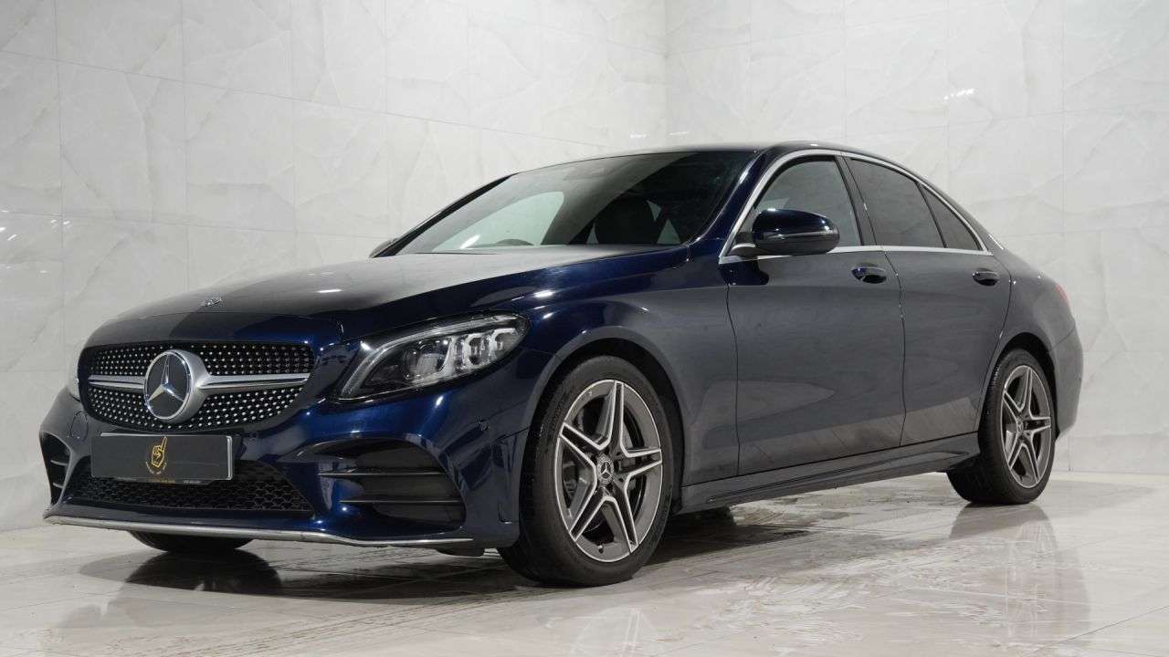 A 2019 MERCEDES-BENZ C-CLASS 2.0 C300 AMG Line (Premium) Saloon 4dr Petrol G-Tronic+ Euro 6 (s/s) (258 p A 2019 MERCEDES-BENZ C-CLASS 2.0 C300 AMG Line (Premium) Saloon 4dr Petrol G-Tronic+ Euro 6 (s/s) (258 p