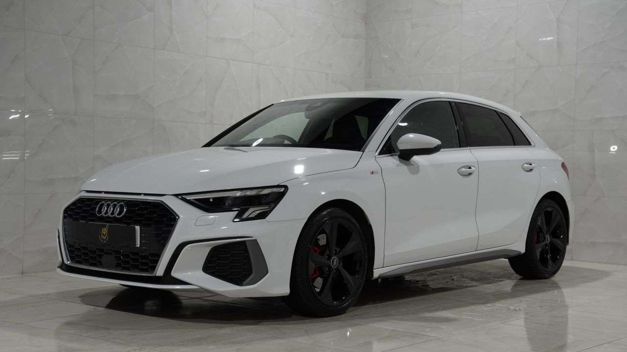 A 2021 AUDI A3 1.5 TFSI 35 S line Sportback 5dr Petrol S Tronic Euro 6 (s/s) (150 ps) A 2021 AUDI A3 1.5 TFSI 35 S line Sportback 5dr Petrol S Tronic Euro 6 (s/s) (150 ps)