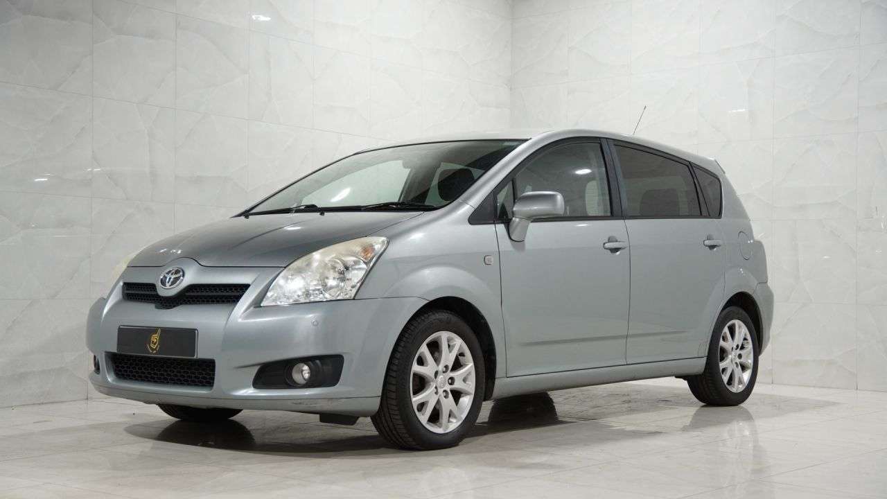 A 2009 TOYOTA COROLLA VERSO 2.2 D-4D SR MPV 5dr Diesel Manual (167 g/km, 134 bhp) A 2009 TOYOTA COROLLA VERSO 2.2 D-4D SR MPV 5dr Diesel Manual (167 g/km, 134 bhp)