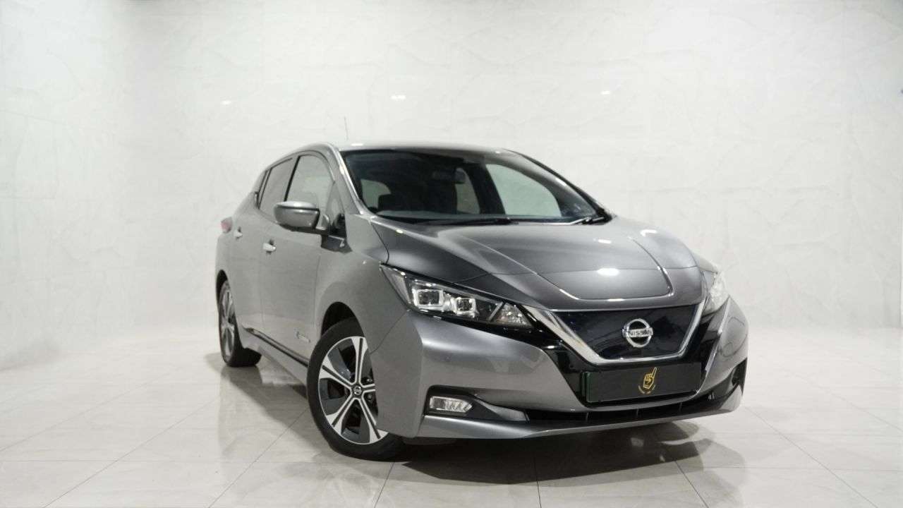 A 2019 NISSAN LEAF 40kWh Tekna Hatchback 5dr Electric Auto (150 ps) A 2019 NISSAN LEAF 40kWh Tekna Hatchback 5dr Electric Auto (150 ps)