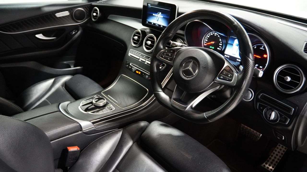 A 2018 MERCEDES-BENZ GLC 2.1 GLC250d AMG Line SUV 5dr Diesel G-Tronic+ 4MATIC Euro 6 (s/s) (204 ps) A 2018 MERCEDES-BENZ GLC 2.1 GLC250d AMG Line SUV 5dr Diesel G-Tronic+ 4MATIC Euro 6 (s/s) (204 ps)