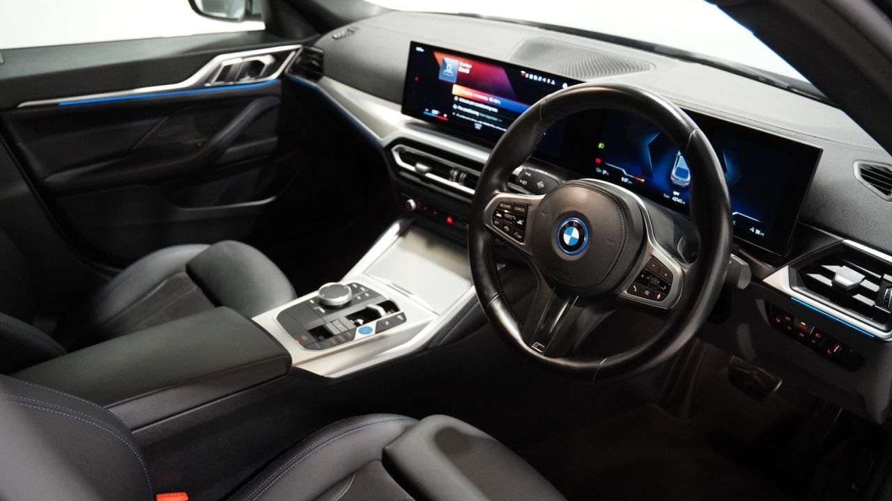A 2023 BMW I4 40 83.9kWh M Sport Gran Coupe 5dr Electric Auto eDrive (340 ps) Service His A 2023 BMW I4 40 83.9kWh M Sport Gran Coupe 5dr Electric Auto eDrive (340 ps) Service His