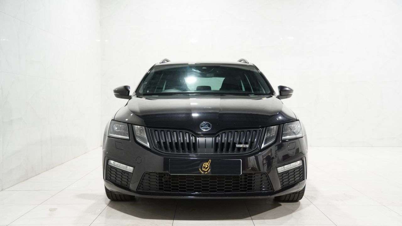 A 2020 SKODA OCTAVIA 2.0 TSI GPF vRS Estate 5dr Petrol DSG Euro 6 (s/s) (245 ps) A 2020 SKODA OCTAVIA 2.0 TSI GPF vRS Estate 5dr Petrol DSG Euro 6 (s/s) (245 ps)
