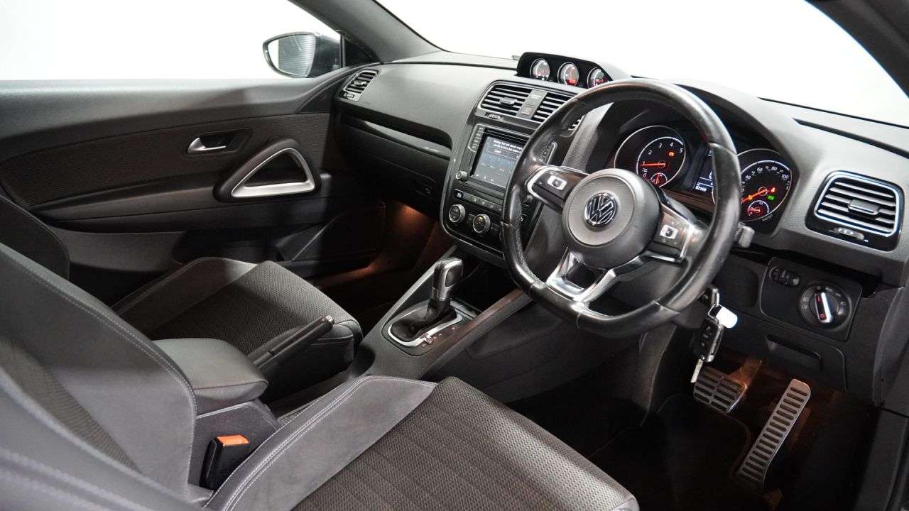 A 2017 VOLKSWAGEN SCIROCCO 2.0 TSI GT Hatchback 3dr Petrol DSG Euro 6 (s/s) (180 ps) A 2017 VOLKSWAGEN SCIROCCO 2.0 TSI GT Hatchback 3dr Petrol DSG Euro 6 (s/s) (180 ps)